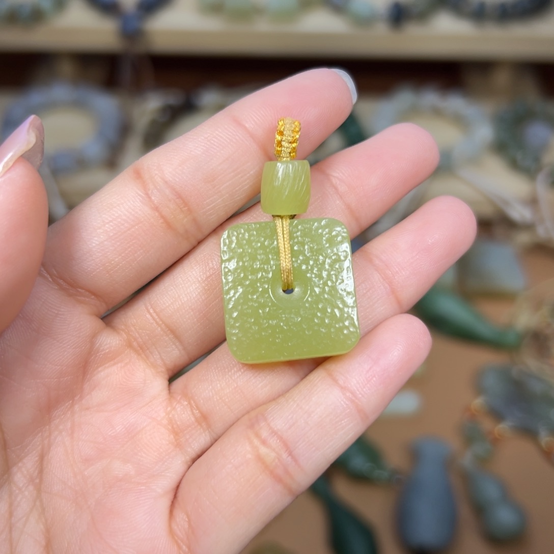 颈饰未镶嵌和田玉大*王