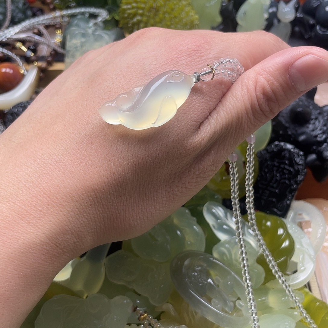 *****蛇纹石玉未镶嵌颈饰