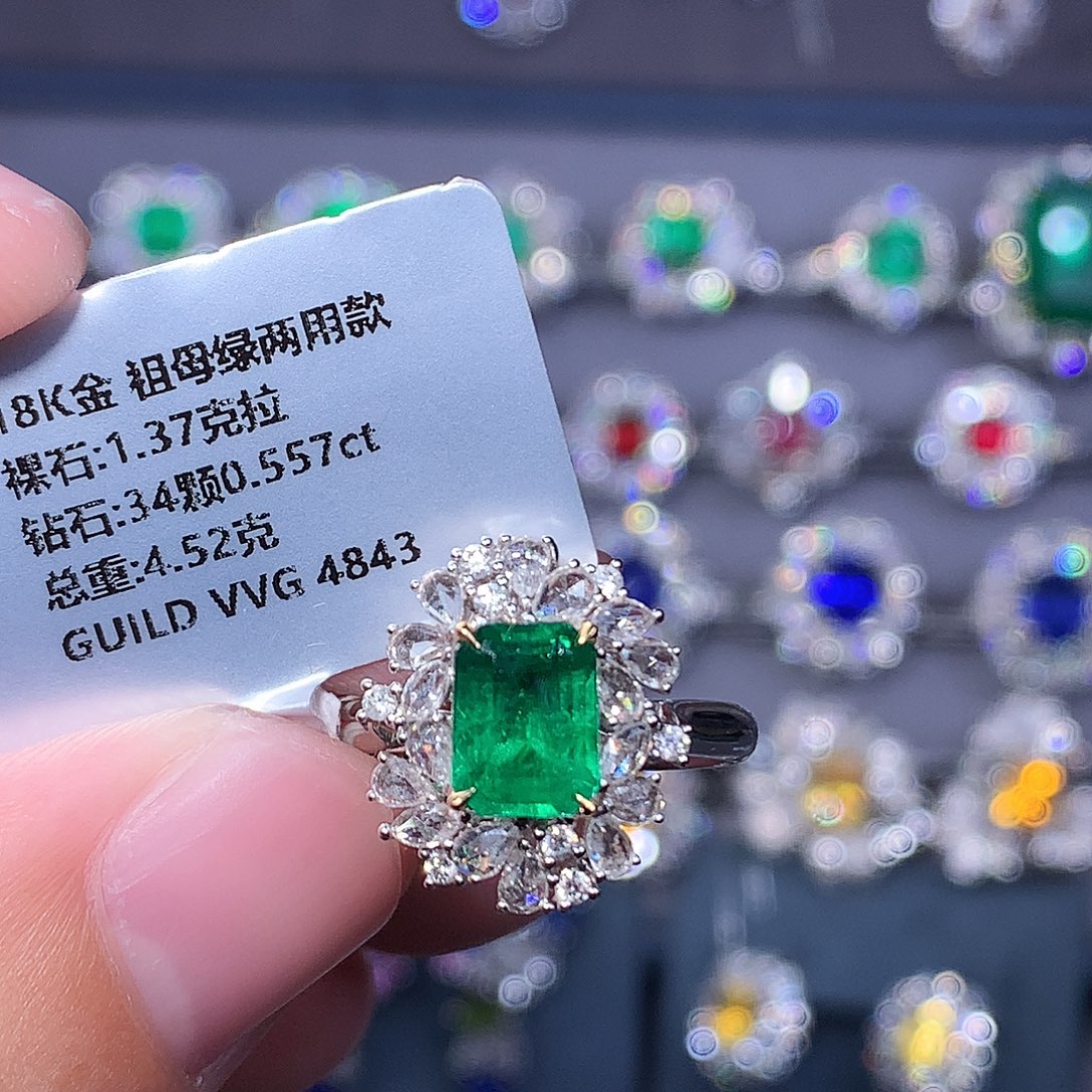 祖母绿戒指18K金镶嵌