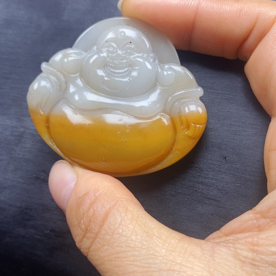 石英质玉（黄龙玉）颈饰未镶嵌