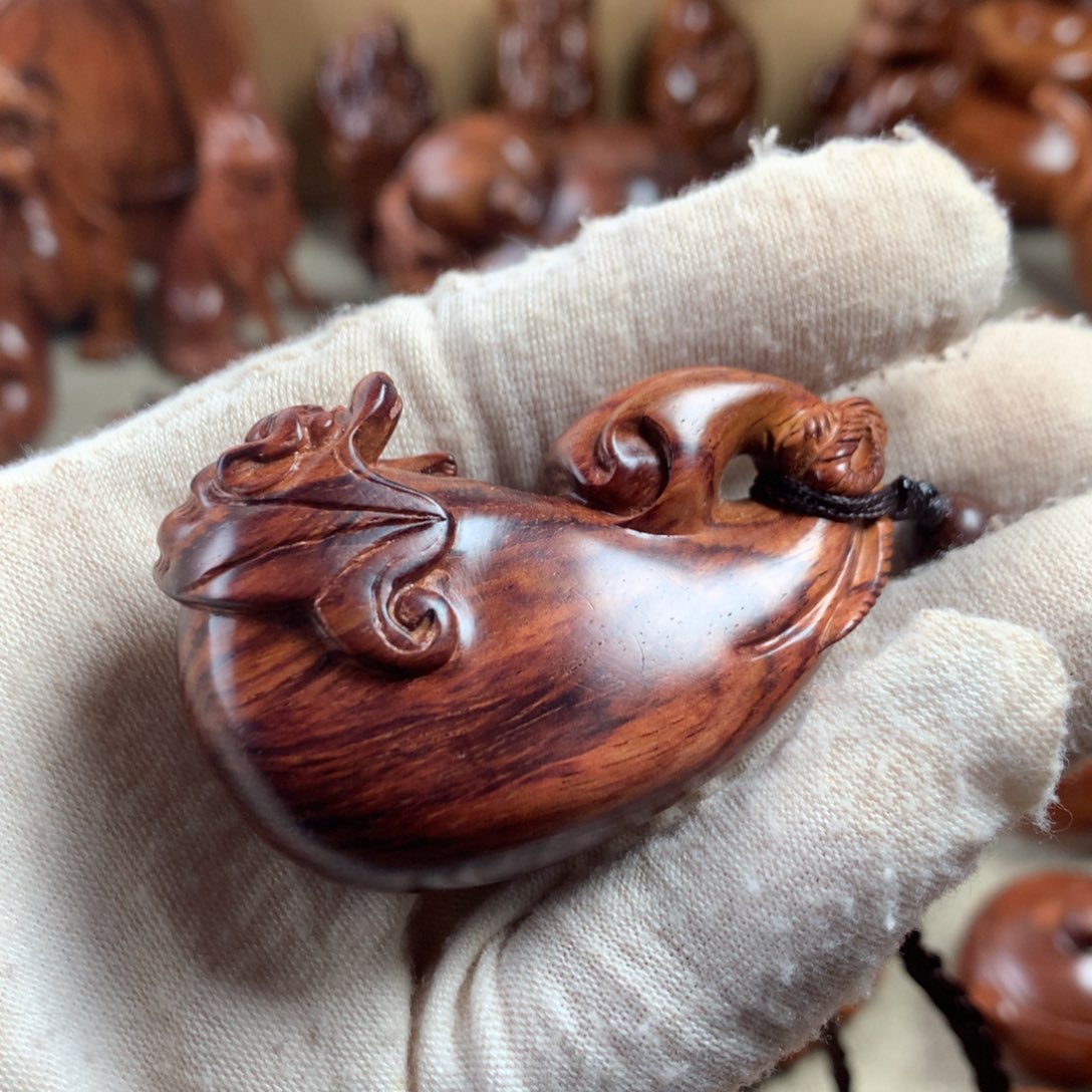 黄花梨/降香黄檀把件