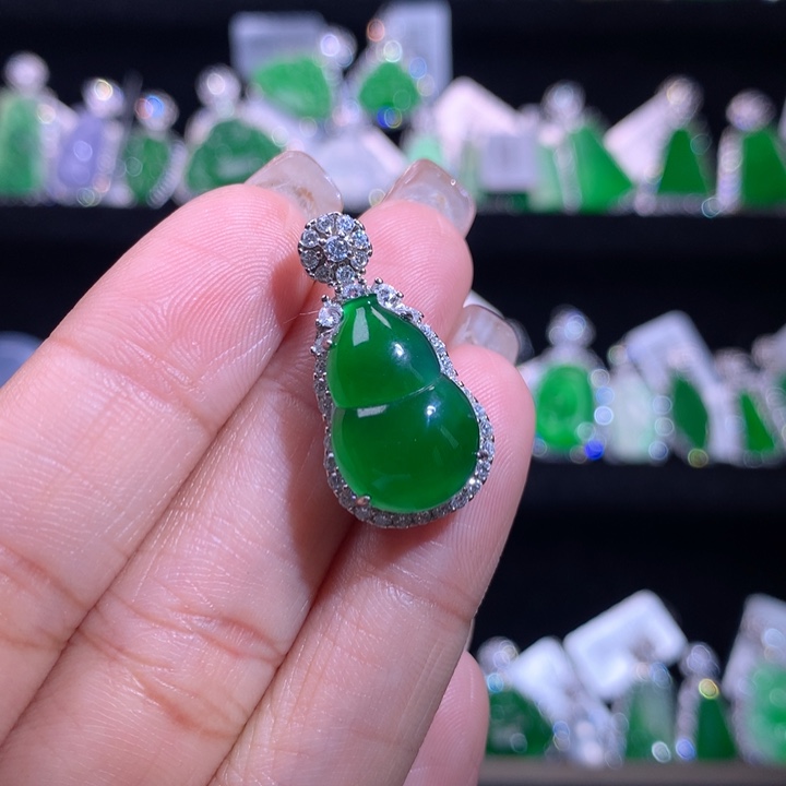 【闪购商品】颈饰银S925镶嵌翡翠