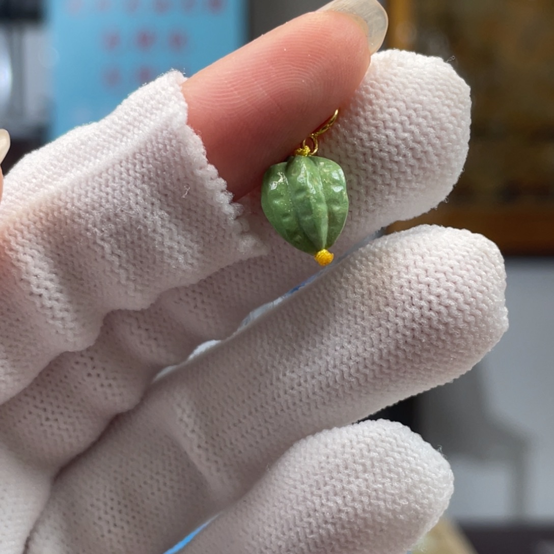 绿松石未镶嵌挂件