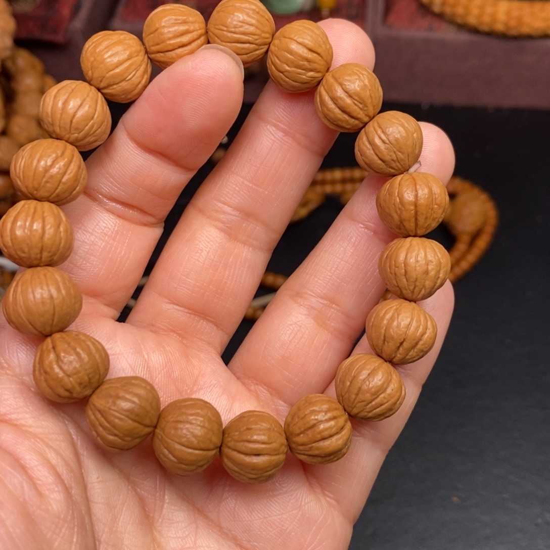 转***爷猴头核桃吊坠橄榄核桃