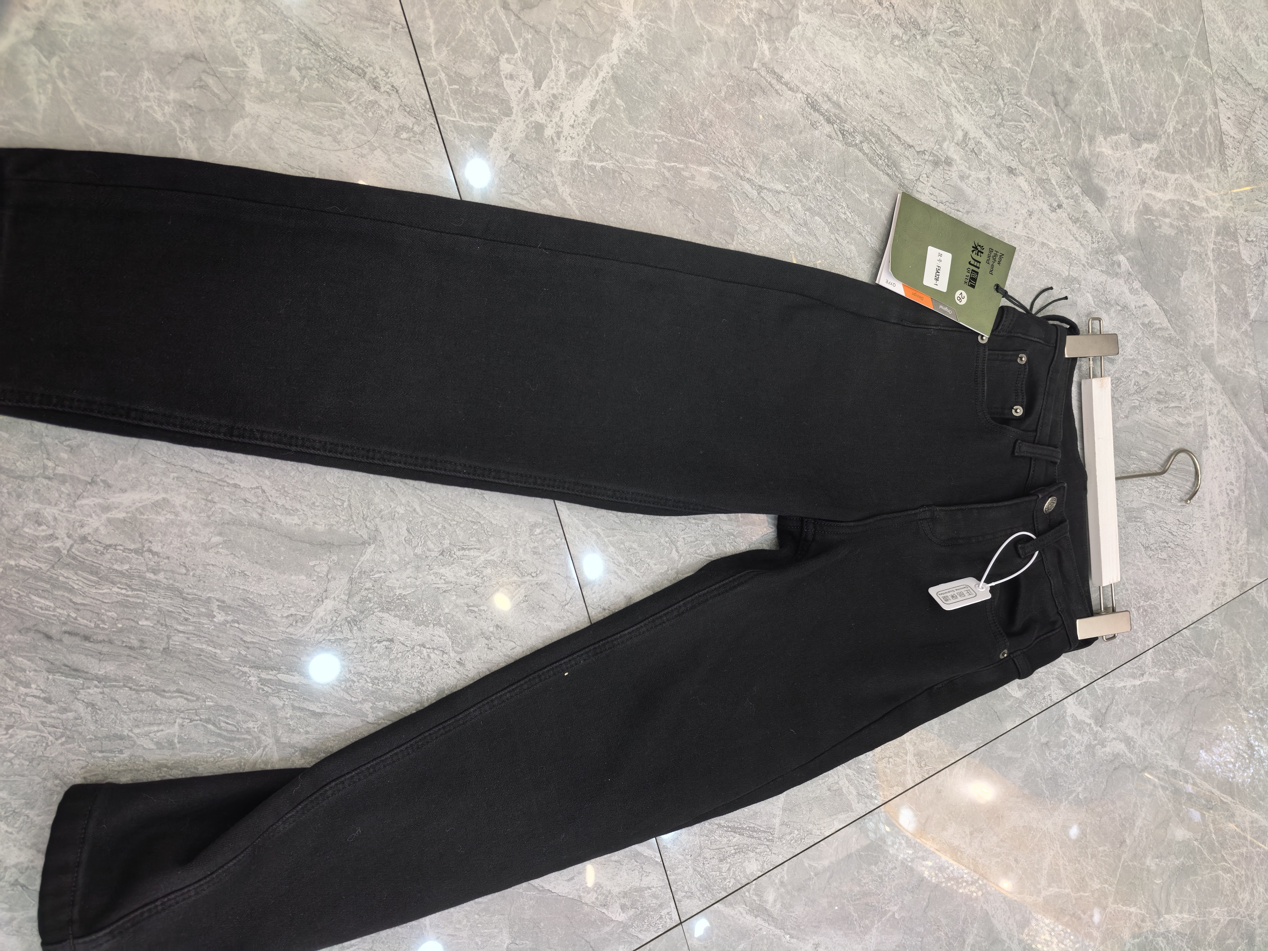 秋冬新款加绒加厚高腰弹力烟管直筒牛仔裤女显瘦百搭