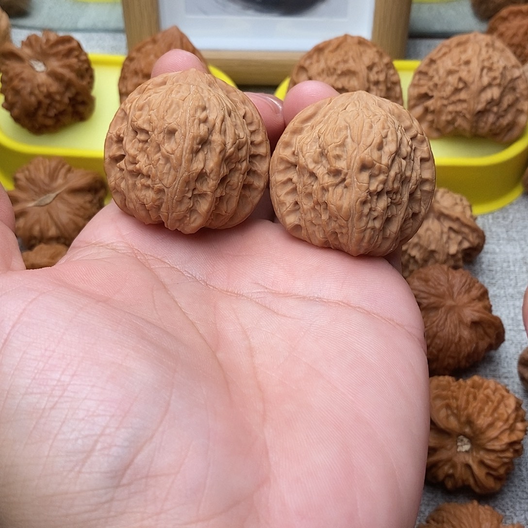 文玩核桃吊坠绣球40