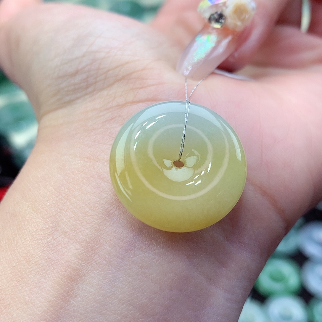 翡翠颈饰未镶嵌编号55。尺寸22.2-6