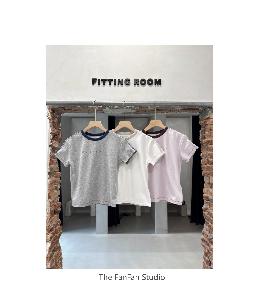 “俏皮”肩部拼接短款短袖