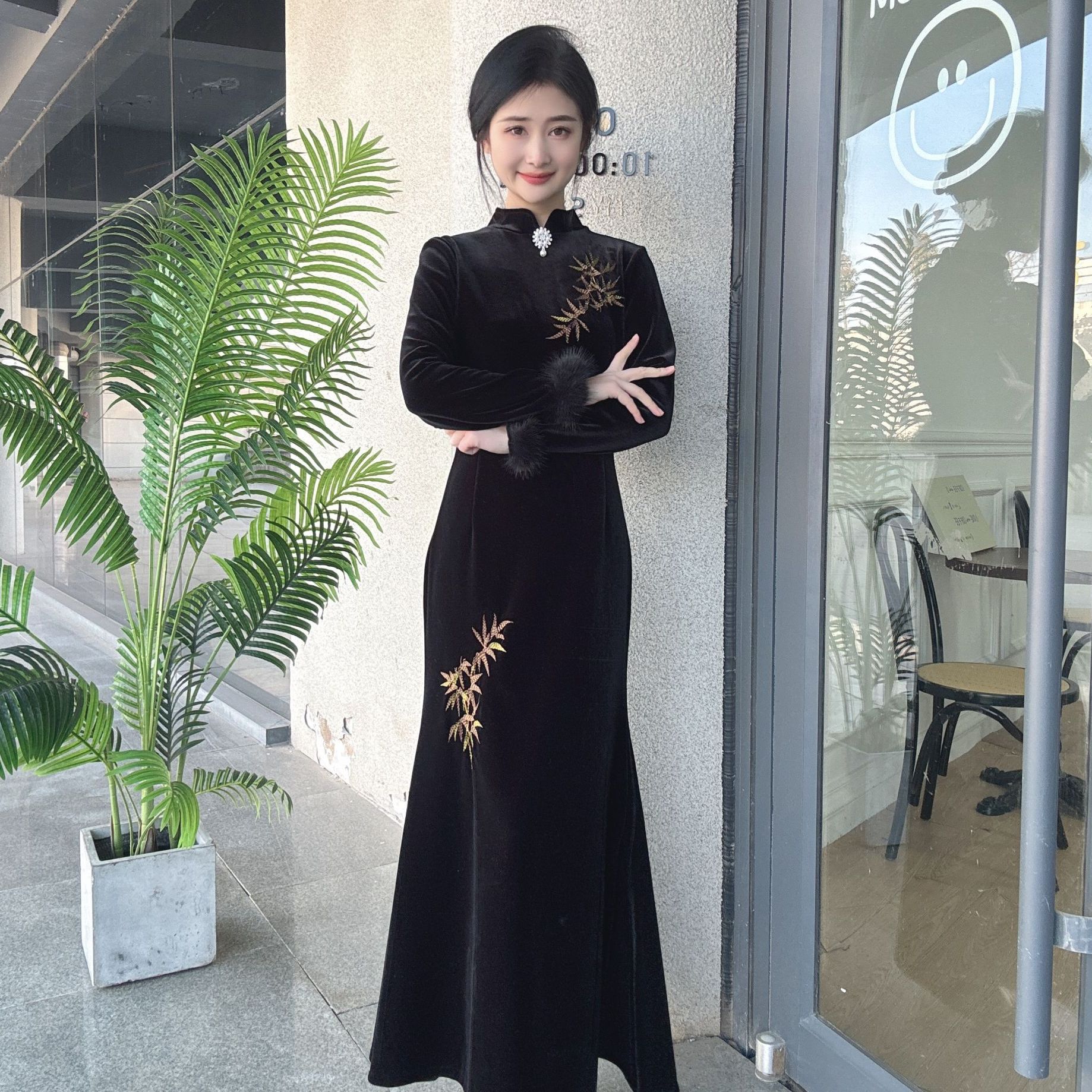 【加绒加厚】修身经典刺绣鱼尾裙黑色显瘦