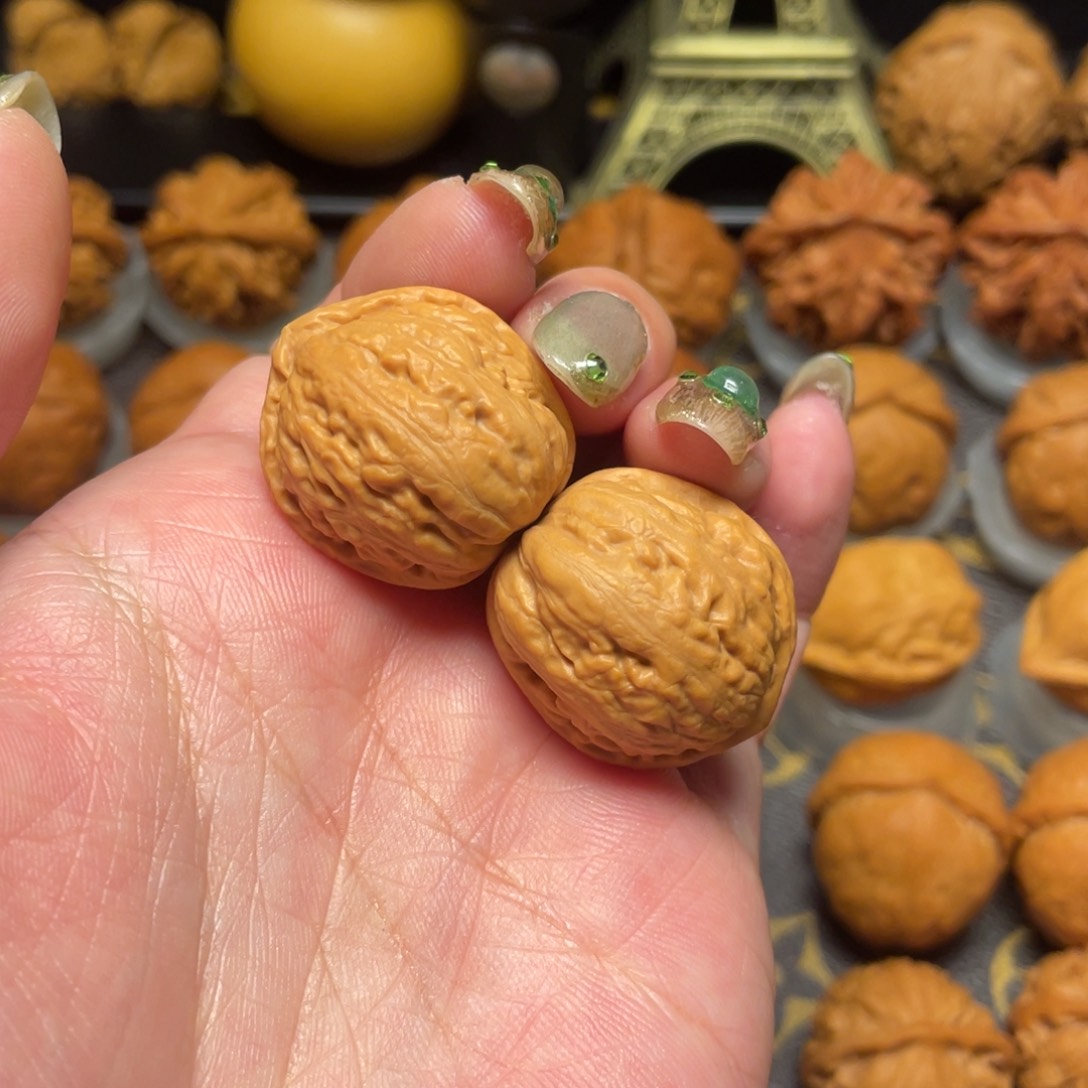 文玩核桃吊坠佛肚