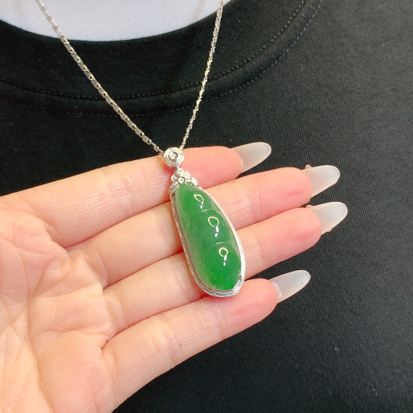 【闪购商品】翡翠吊坠(赠链)18K金镶嵌