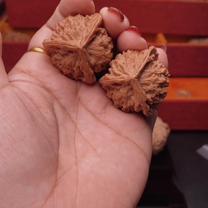 把件桃核盘山三棱36
