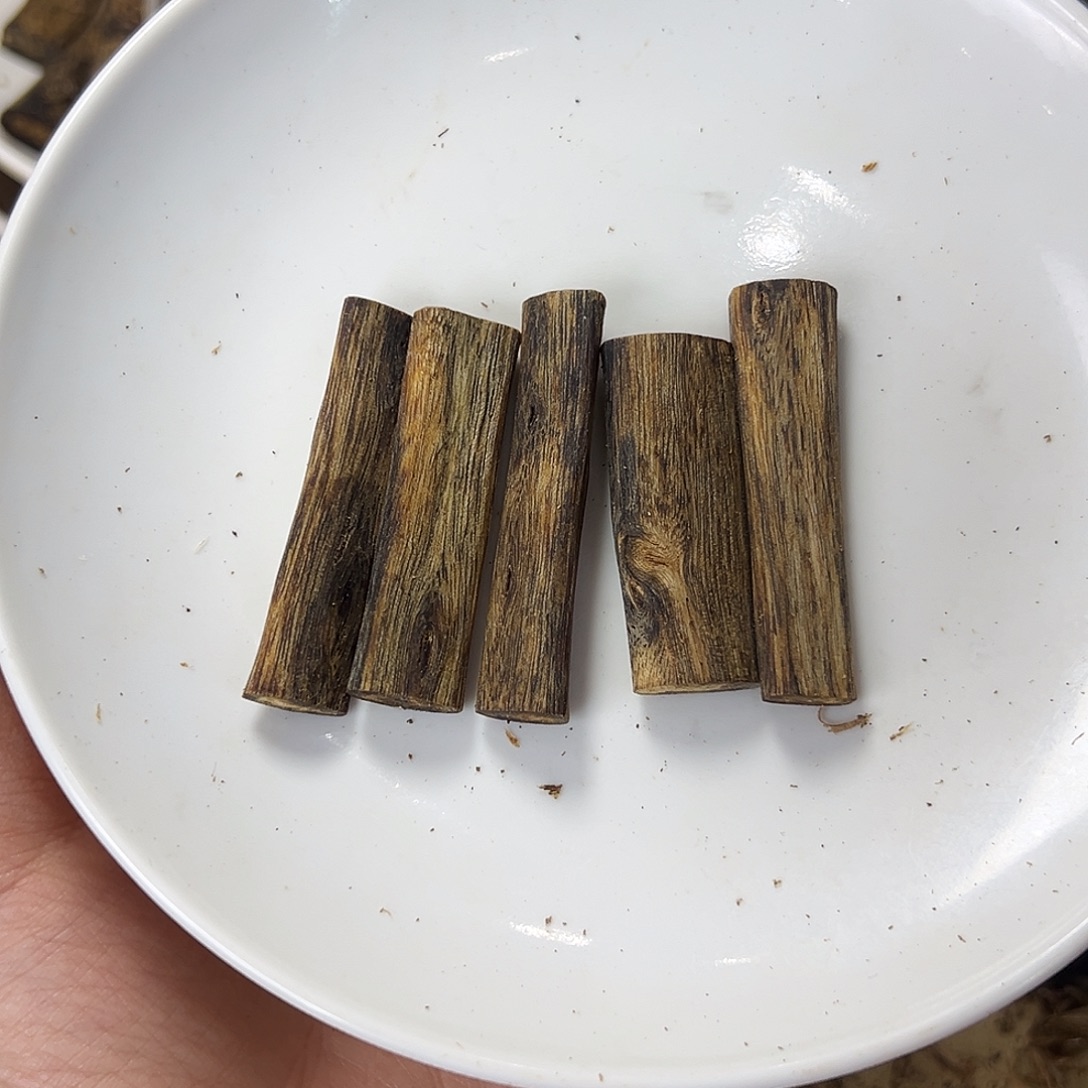 香料绿奇楠白棋牌子1个