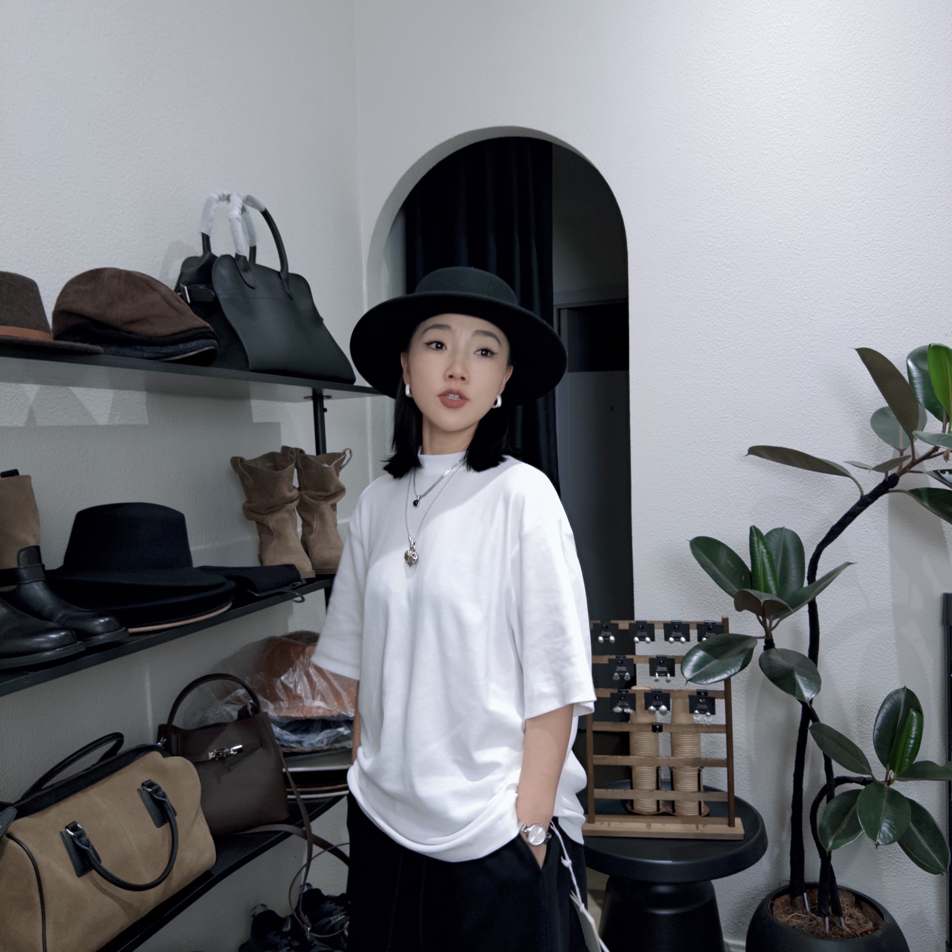 净版纯白色短袖T恤女休闲百搭显瘦宽松上衣