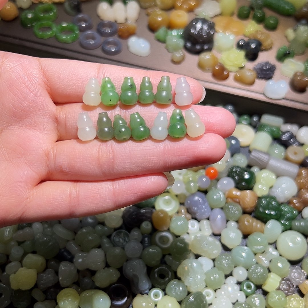 和田玉未镶嵌珠宝半成品19.9一个多样性发其一