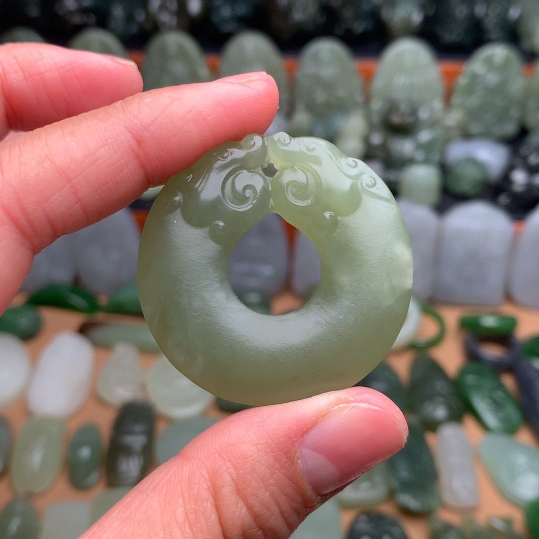 和田玉颈饰未镶嵌挂件35