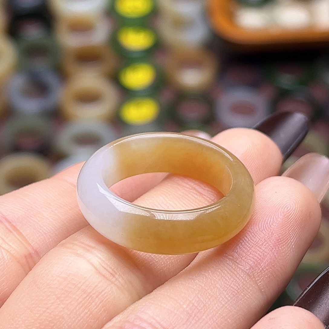 小***惠和田玉未镶嵌戒指18.9