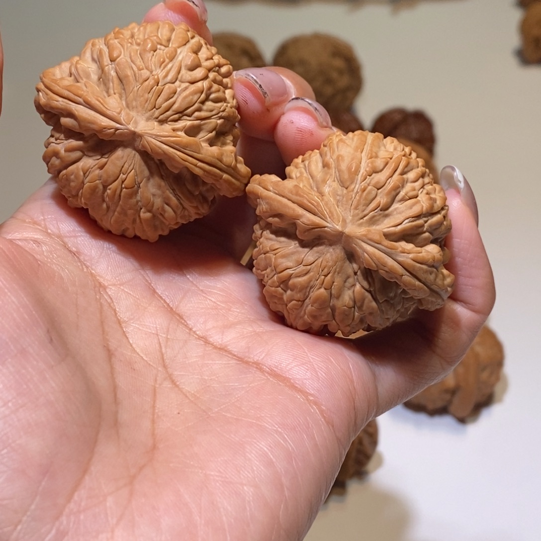 嘿***嘿吊坠文玩核桃狮子