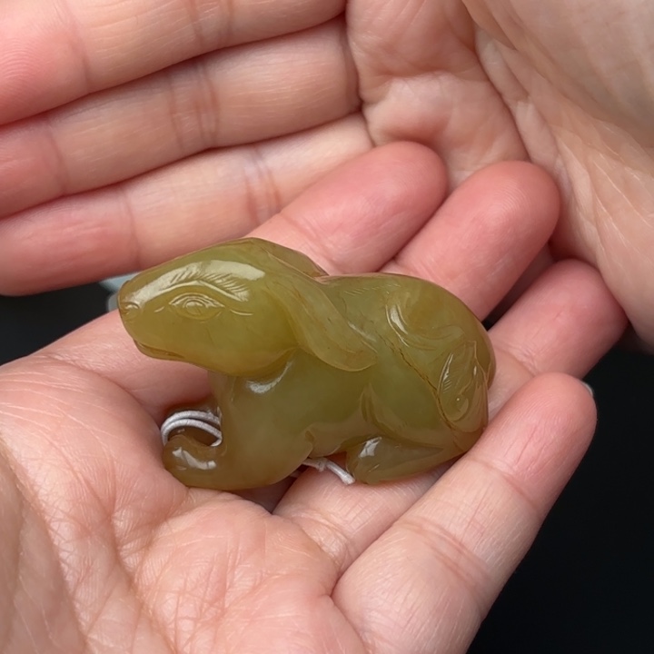 未镶嵌和田玉挂件美**人