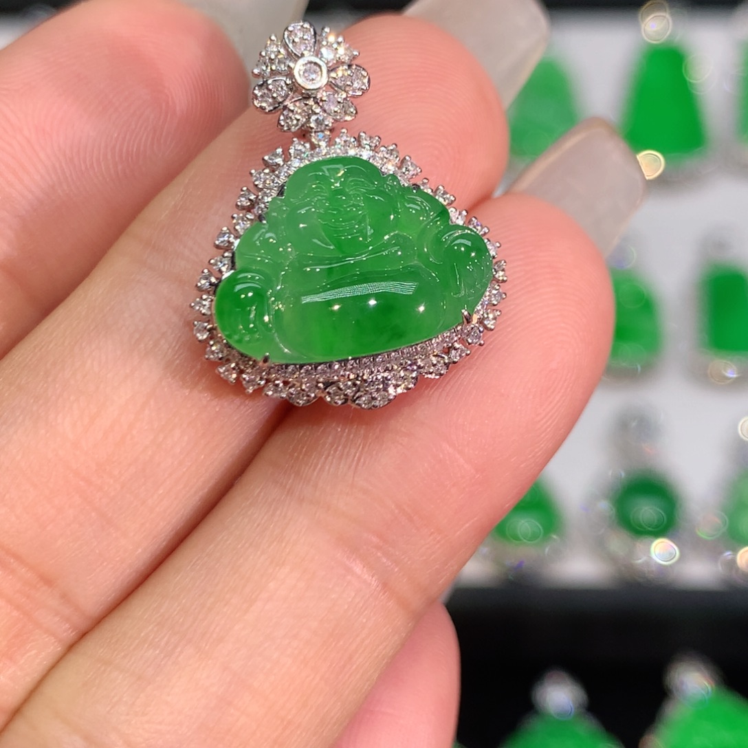 翡翠18K金镶嵌颈饰