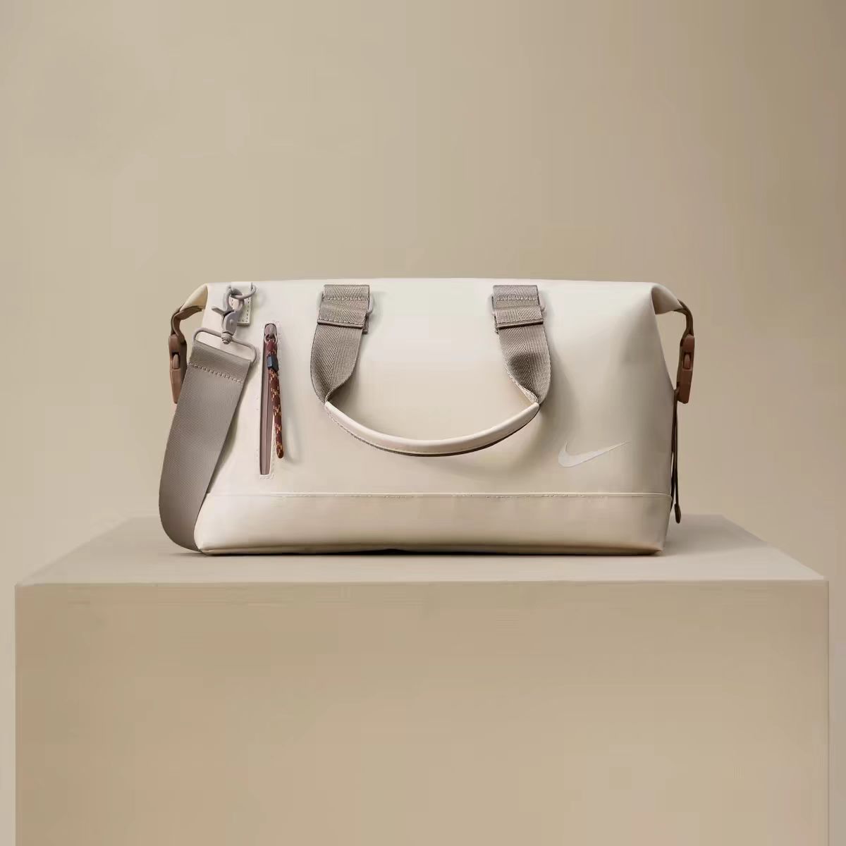 NIKE男女防水运动健身斜挎包