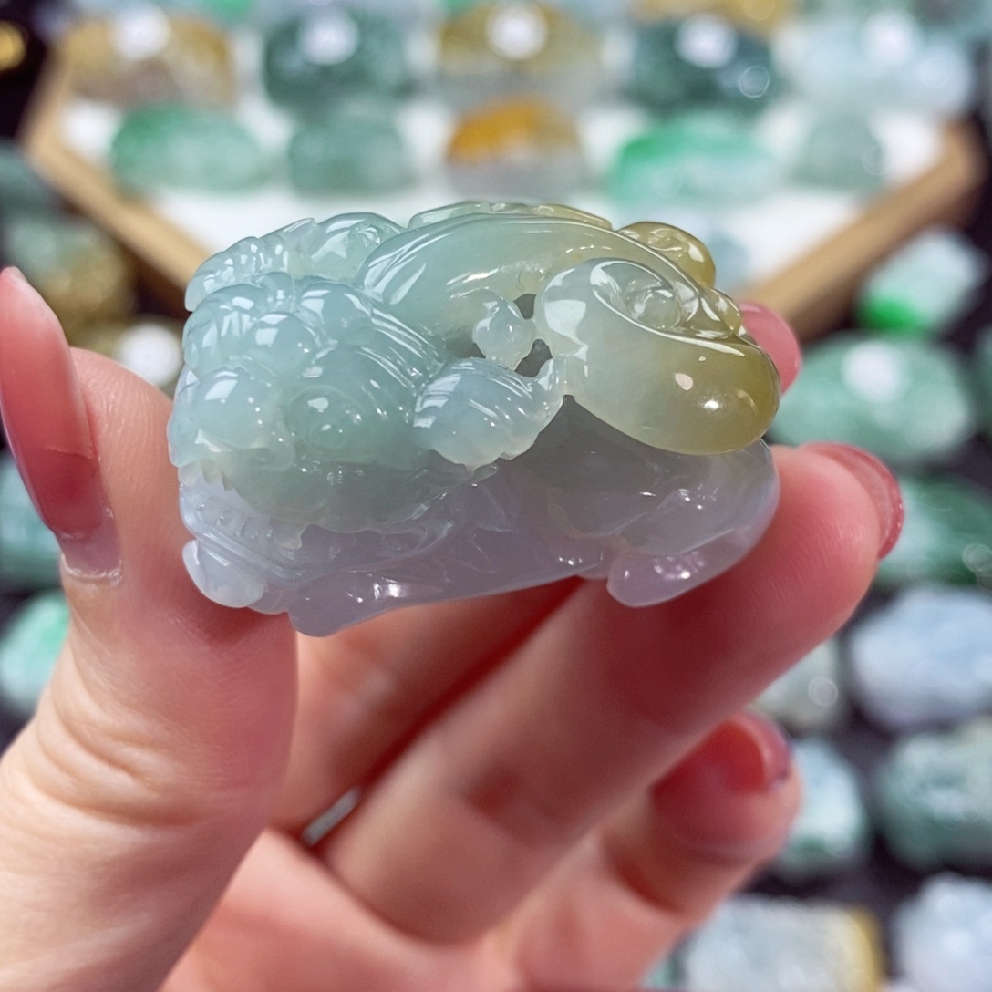 翡翠颈饰未镶嵌天然