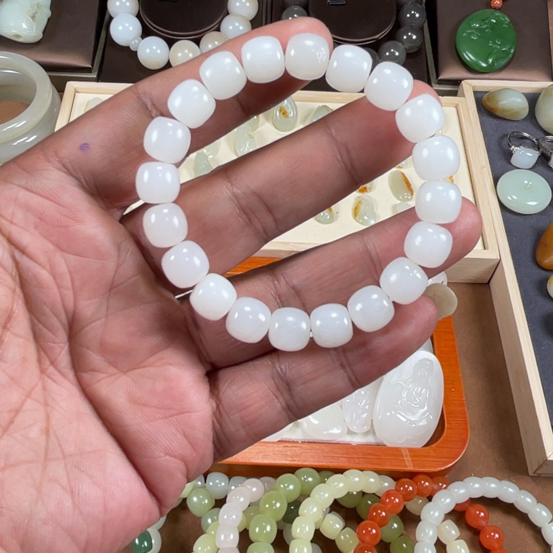 和田玉未镶嵌手串