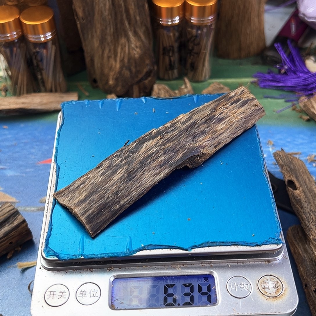 香料绿奇楠虫漏白棋6克