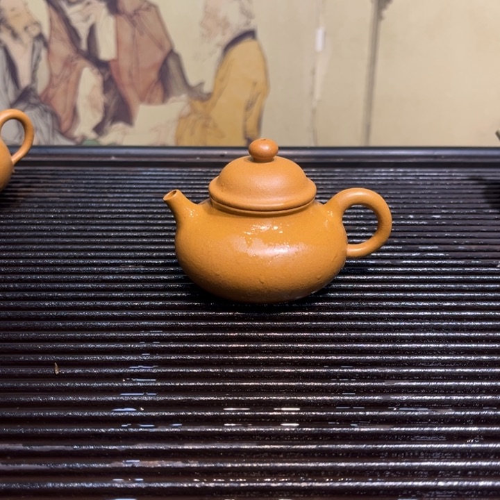 紫砂茶壶容天黄金段