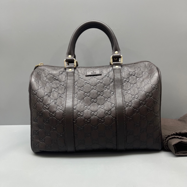 95新 GUCCI/古驰 棕色压花波士顿枕头包 尺寸32*20 SV16567