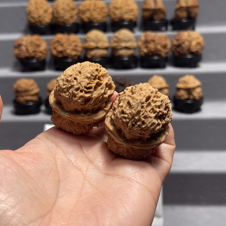 文玩核桃把件8-46