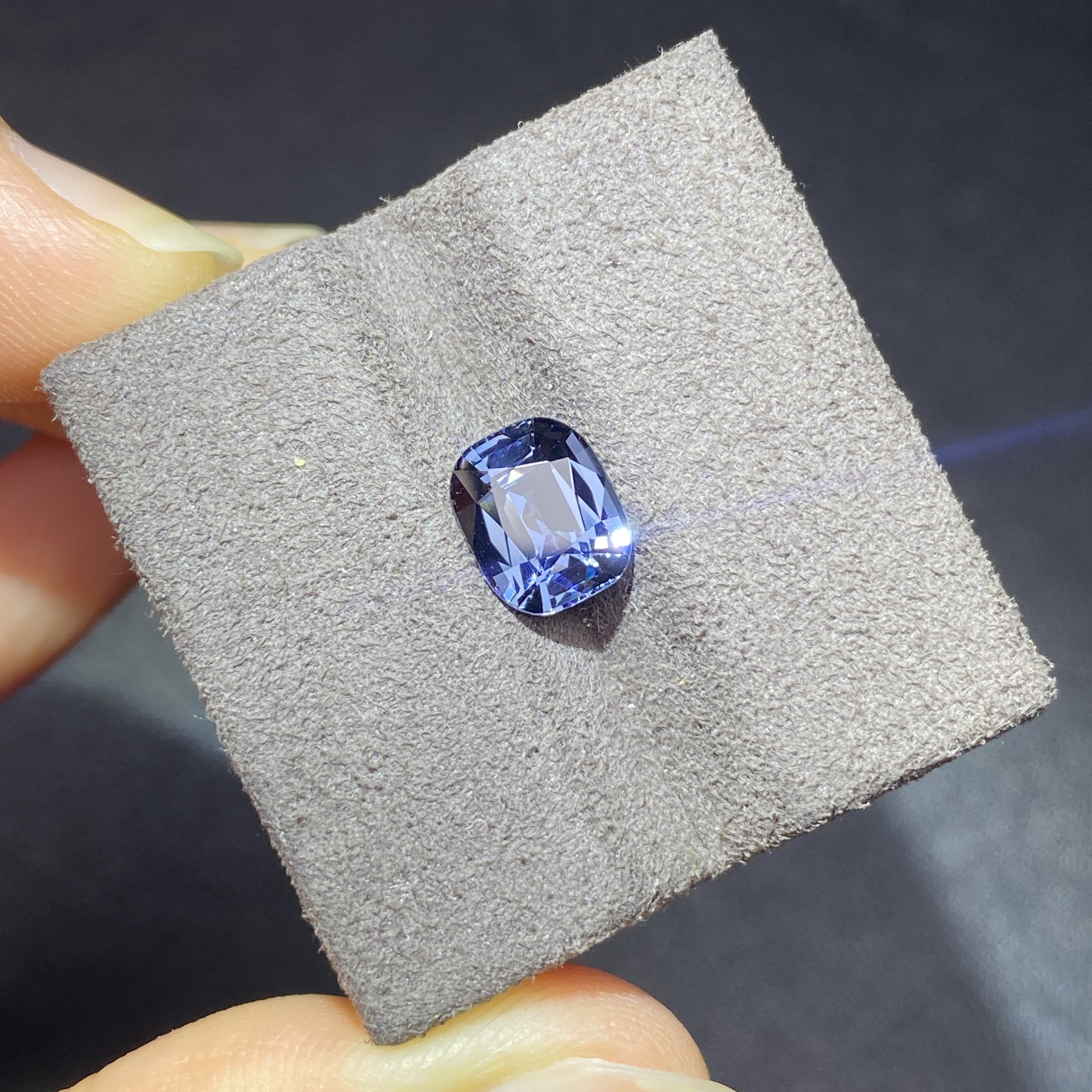 25J003 灰蓝色尖晶宝石 2.04克拉