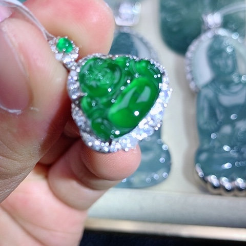 【闪购商品】翡翠颈饰银S925镶嵌天然翡翠