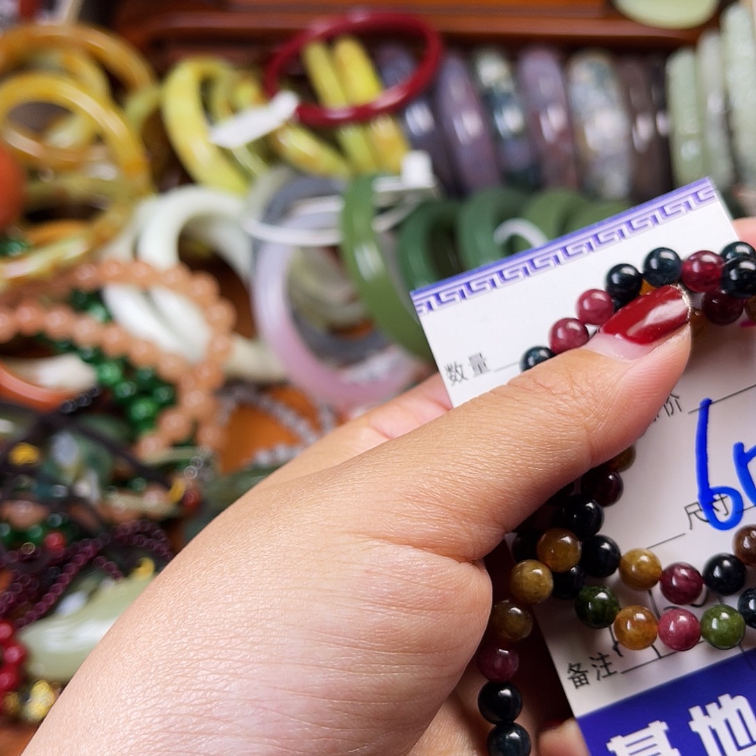 ****℘蛇纹石玉未镶嵌颈饰