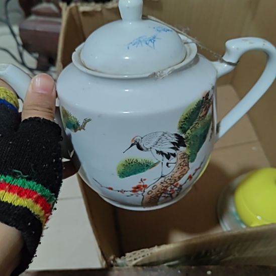 用***5陶瓷精美摆件（不退换，微瑕的）