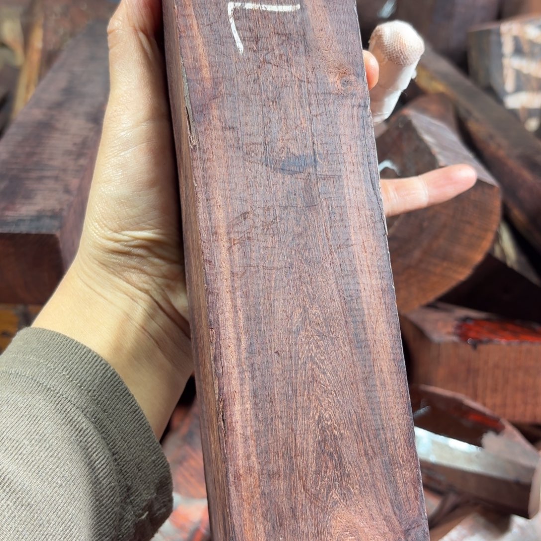 行***人檀香紫檀（小叶紫檀）