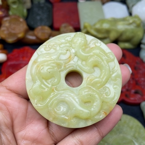 蛇纹石玉颈饰未镶嵌6