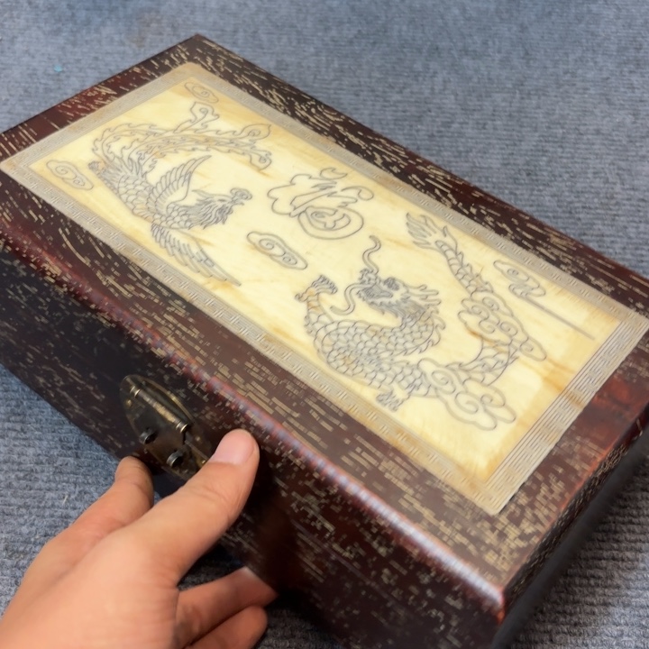 小叶紫檀满金星首饰盒