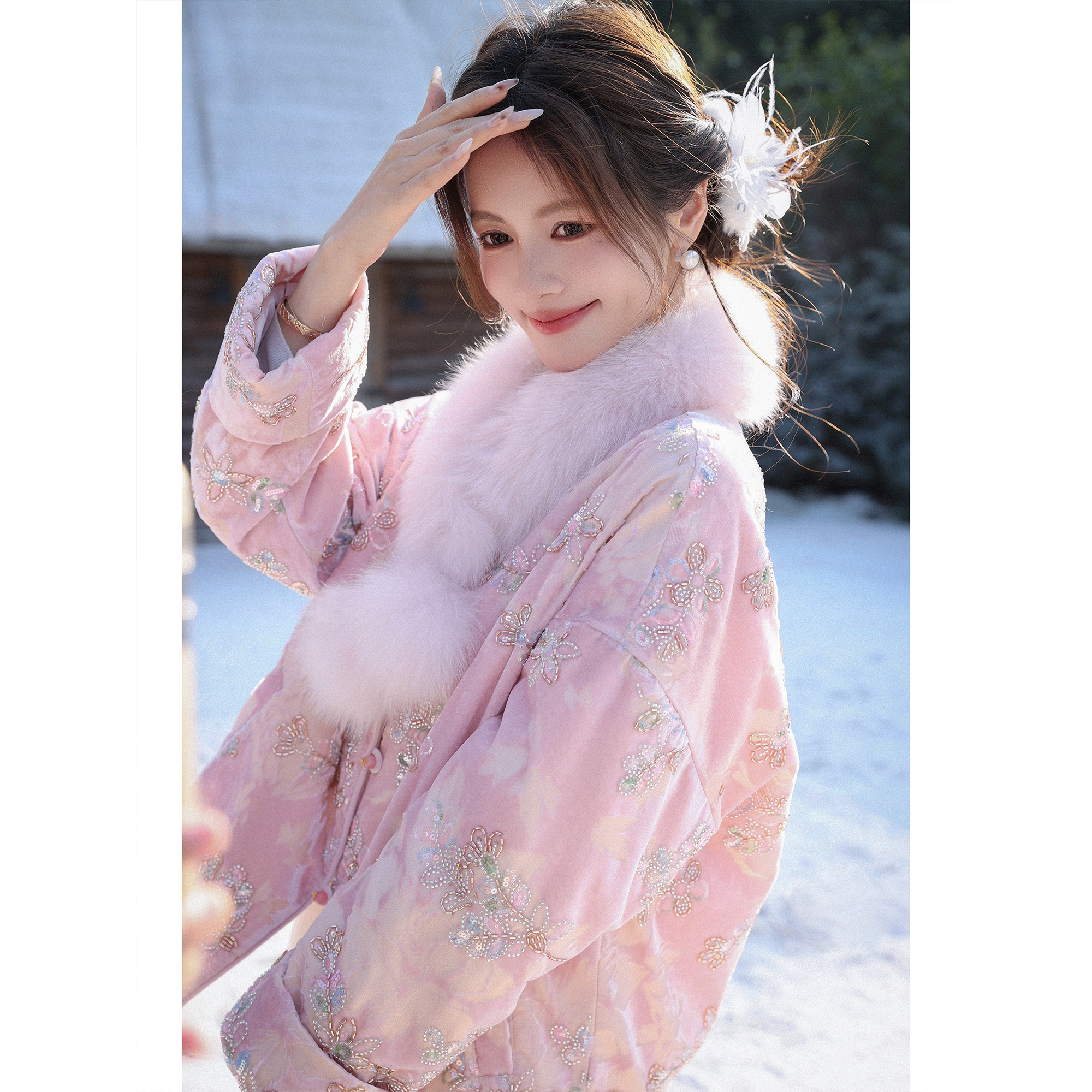 “赋红颜”90白鸭绒+重工钉珠剪花丝绒 新中式羽绒服/狐狸毛围脖