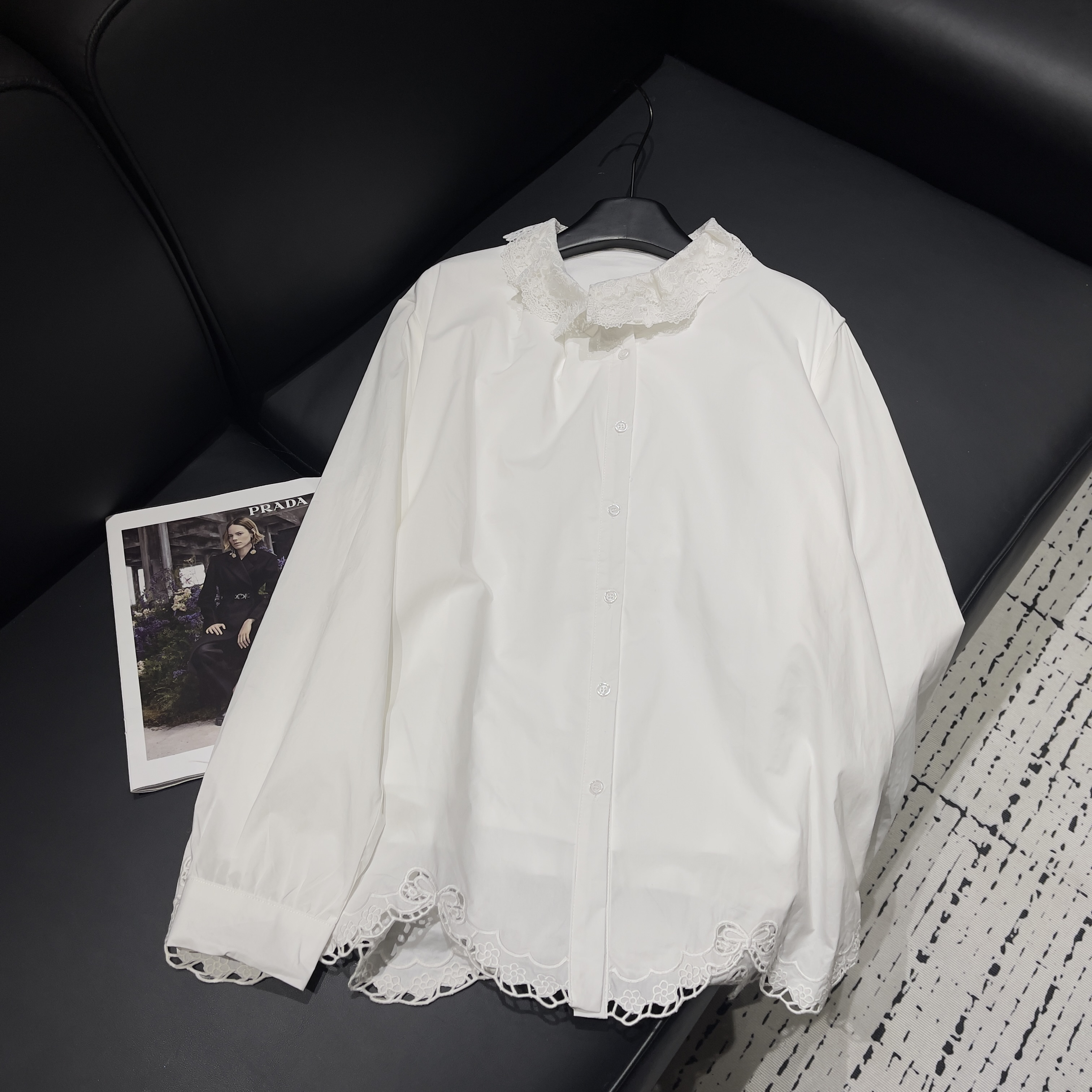 KW【白茶衬衣】南油新款翻领拼接蕾丝花边下摆镂空刺绣加绒长袖衬衣