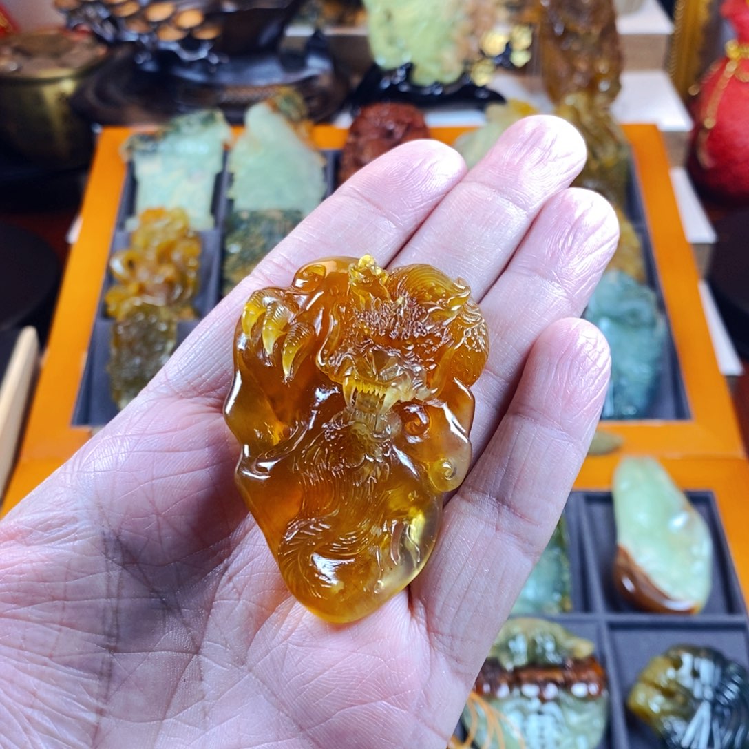 蛇纹石玉颈饰未镶嵌禅*