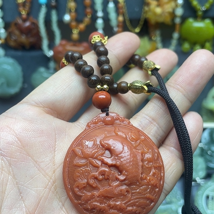 未镶嵌蛇纹石玉颈饰