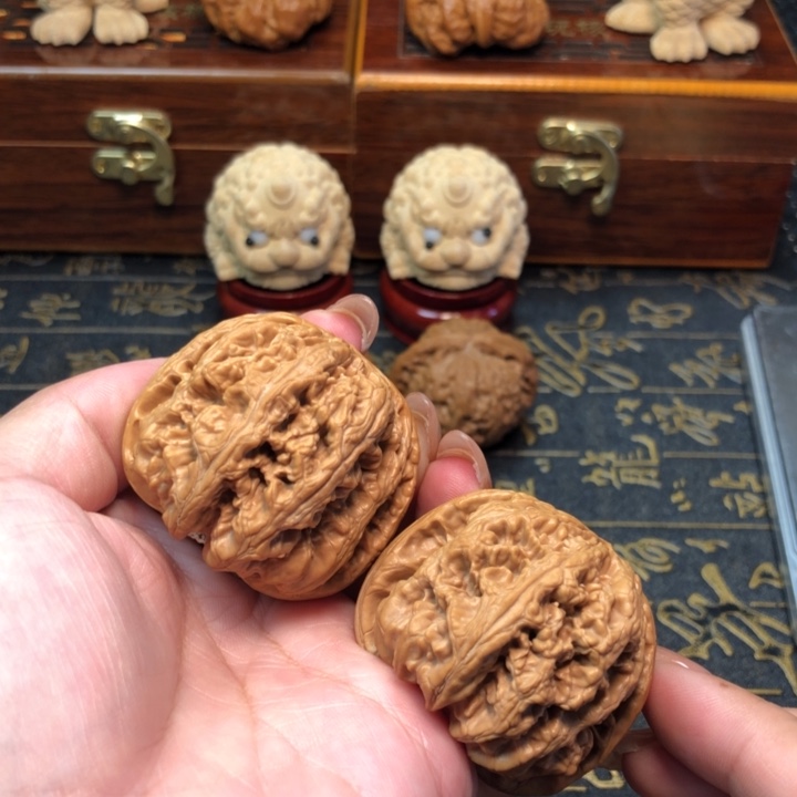 桃核把件45粗筋。         