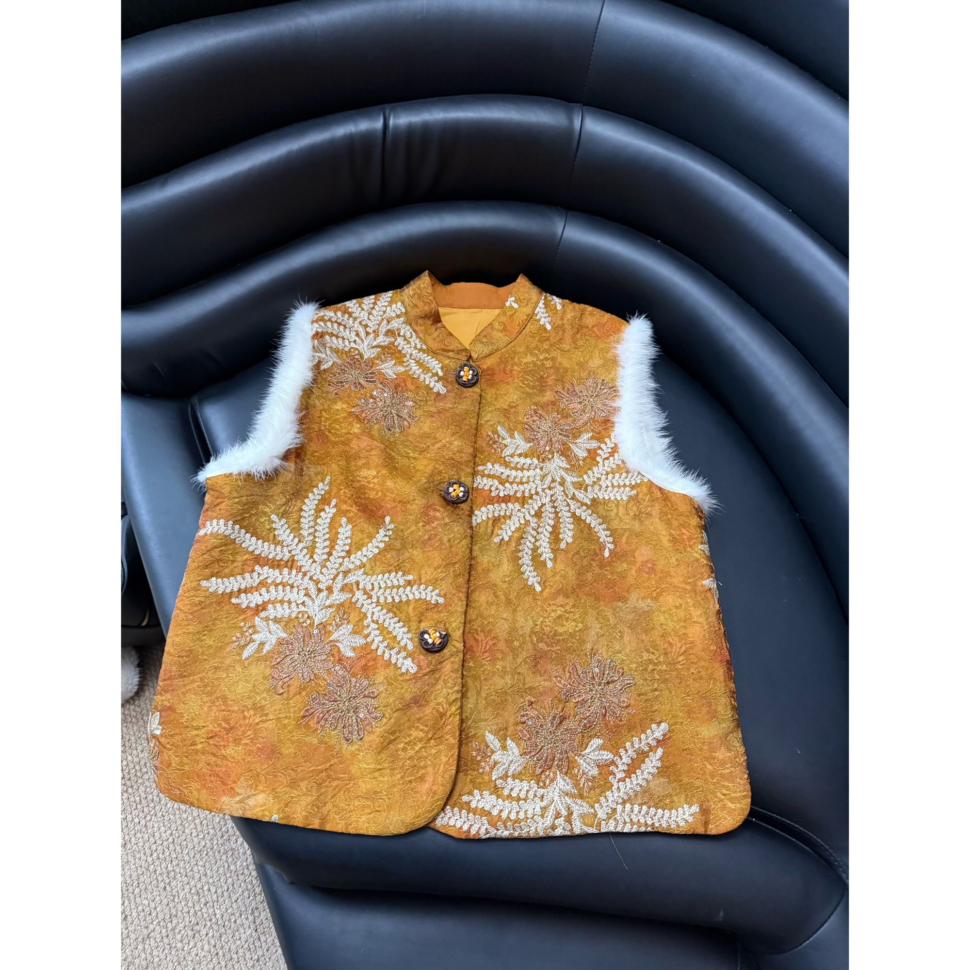 2025年货新品【新中式重工刺绣国风马甲】