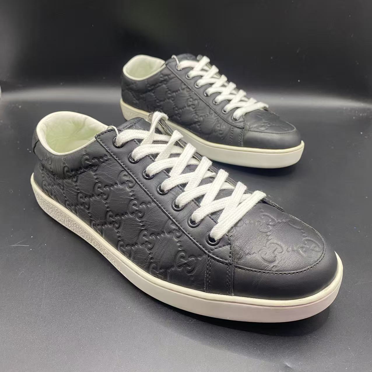 95新 GUCCI/古驰 【AO福利】41.5欧码 男士黑色压花板鞋uu236