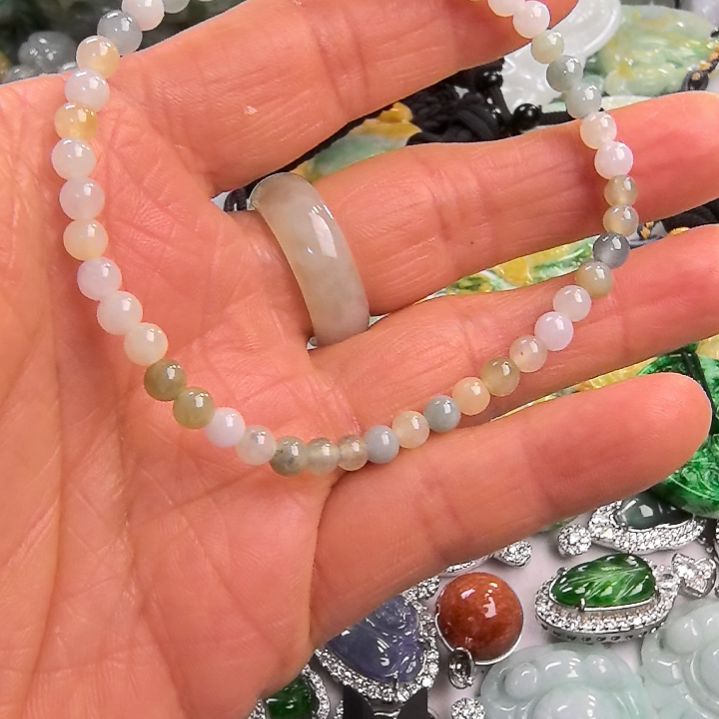 翡翠颈饰未镶嵌手串