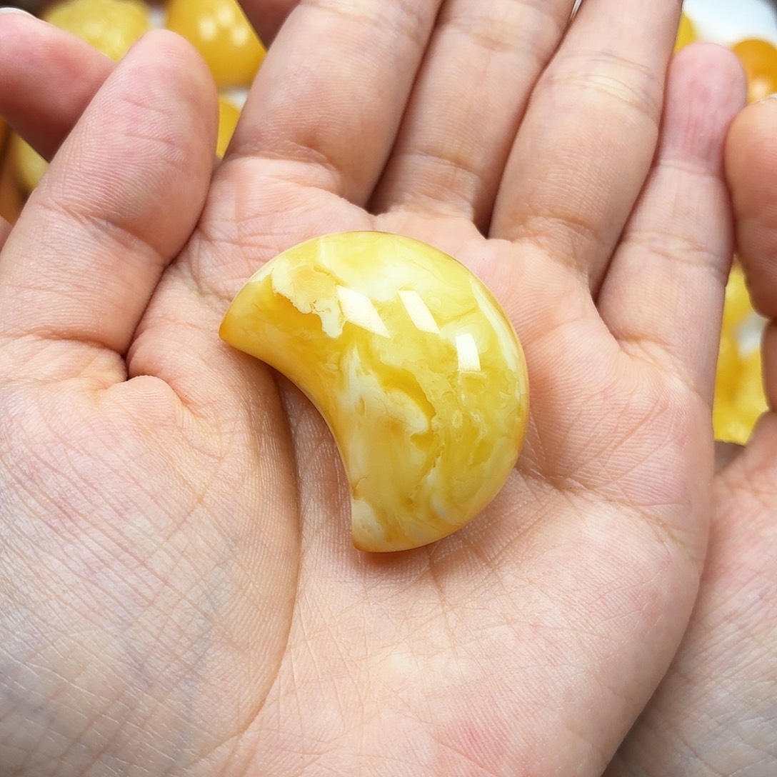 蜜蜡未镶嵌颈饰焦皮浓蜡妖花月亮