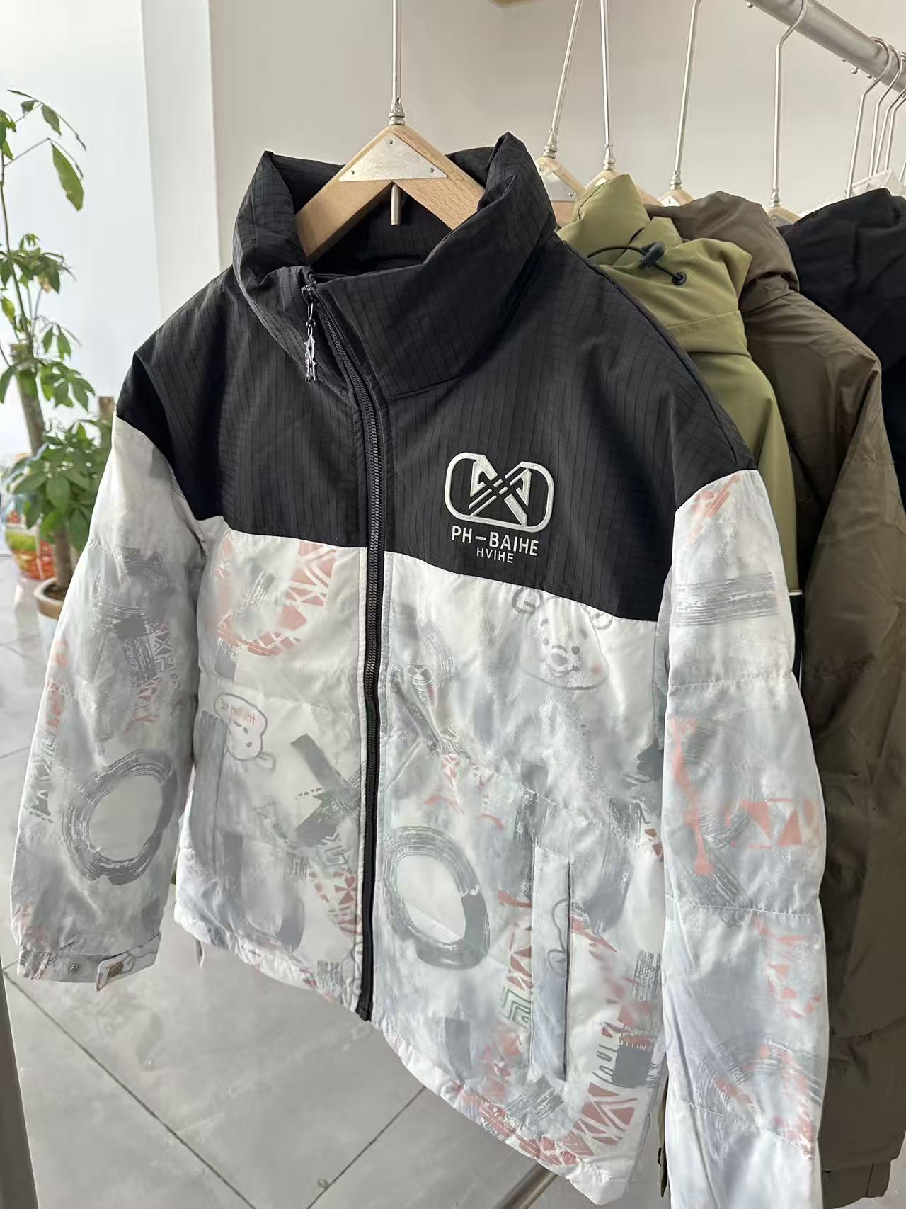 《黑色》冬季爆款时尚撤柜锁温外套-9559