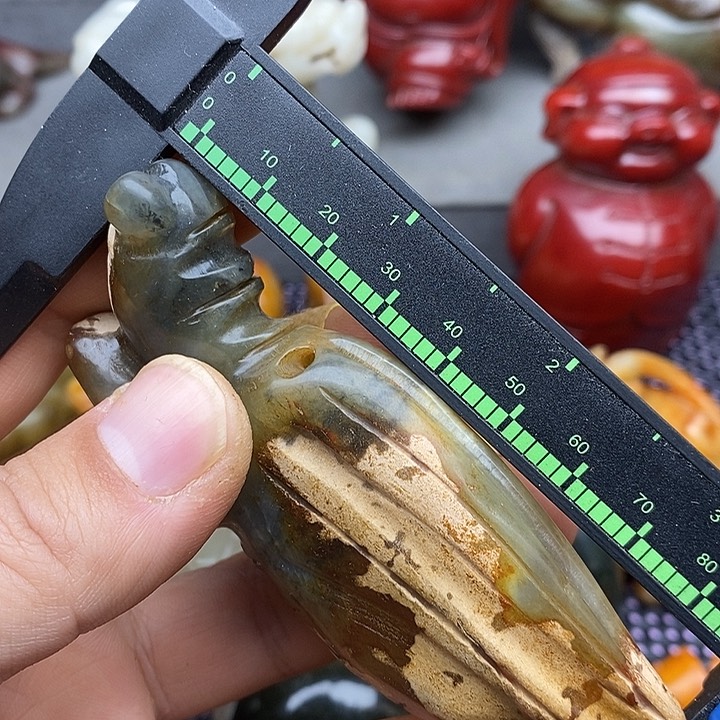 未镶嵌蛇纹石玉颈饰