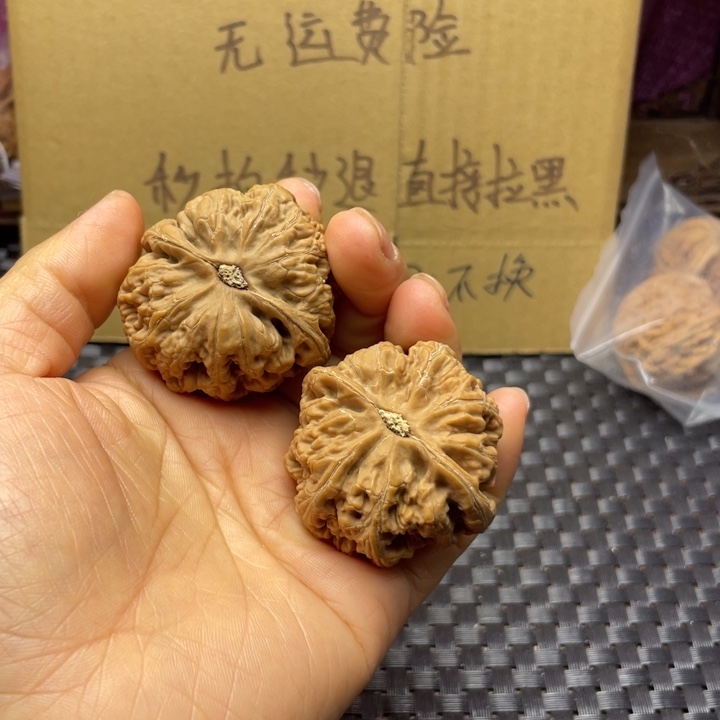 @***大吊坠文玩核桃粗筋